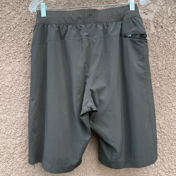 Lululemon Men Shorts Size Medium Activewear Gym‎ Workout,  Unlined - Picture 2 of 12